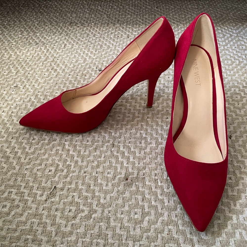 Red Nine West Heels in Good Condition
